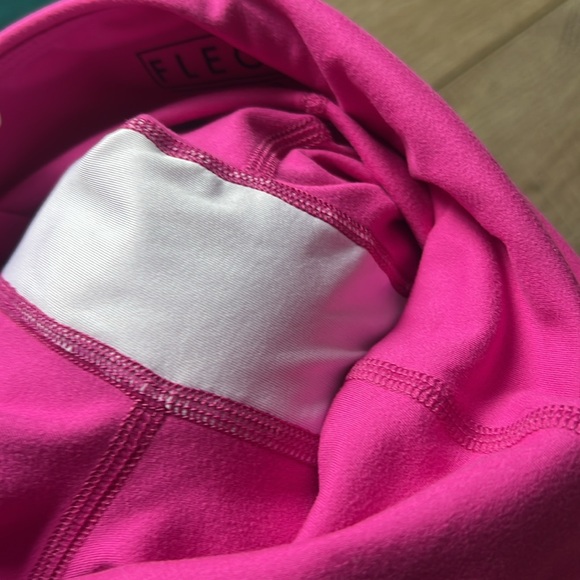 FLEO Power High Rise Shorts in pink Size XS never worn - Picture 4 of 4